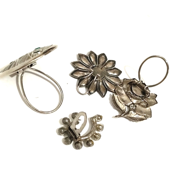 VINTAGE LOT OF FOUR SILVER-TONE 1 - 2" SCARF CLIPS - Picture 8 of 12